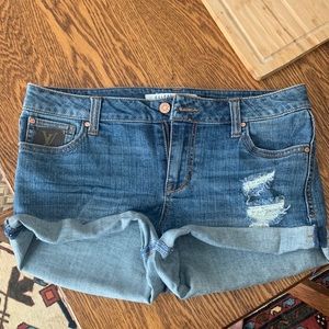Jean shorts with authentic Louis Vuitton pocket details